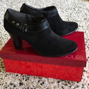 AEROSOLES Heel Rest Booties